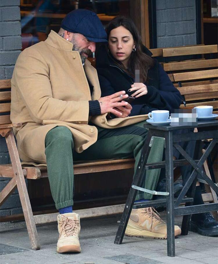 ezgi karayel ile onder oztarhan ask mi yasiyor